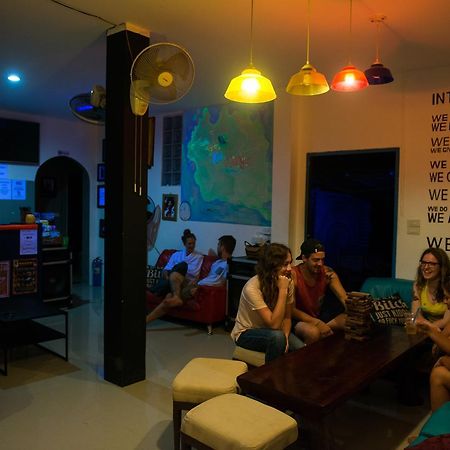 Love Station Hostel Баан Тай Экстерьер фото