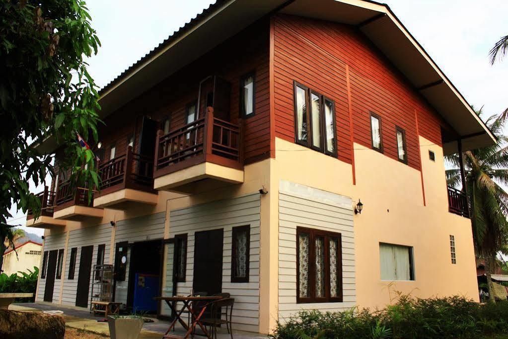 Love Station Hostel Баан Тай Экстерьер фото