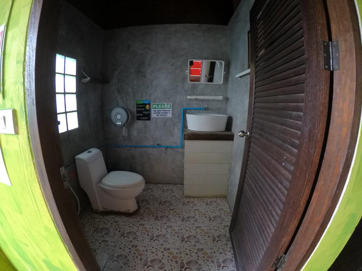 Love Station Hostel Баан Тай Экстерьер фото