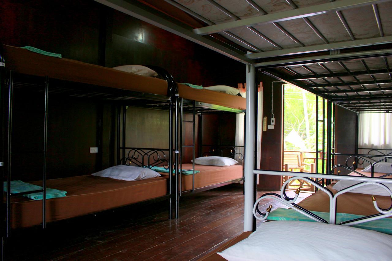 Love Station Hostel Баан Тай Экстерьер фото