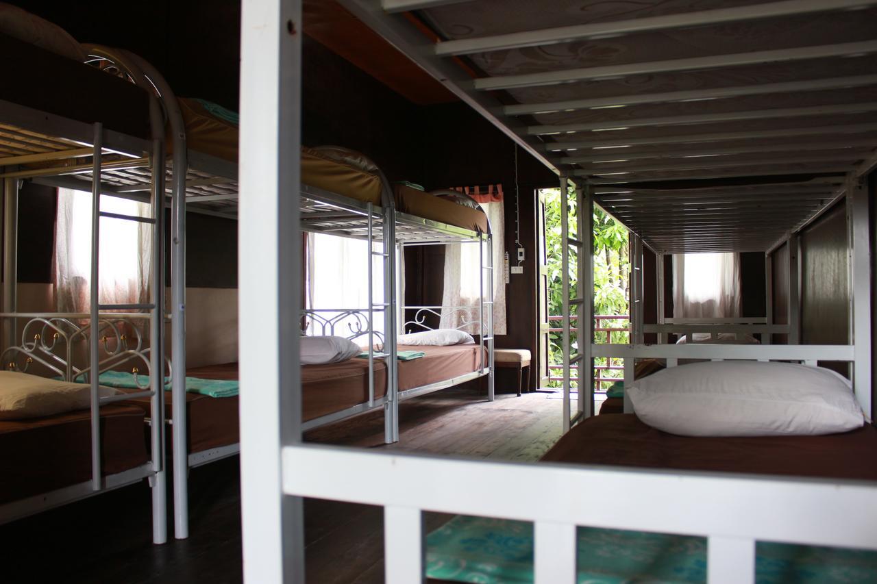 Love Station Hostel Баан Тай Экстерьер фото