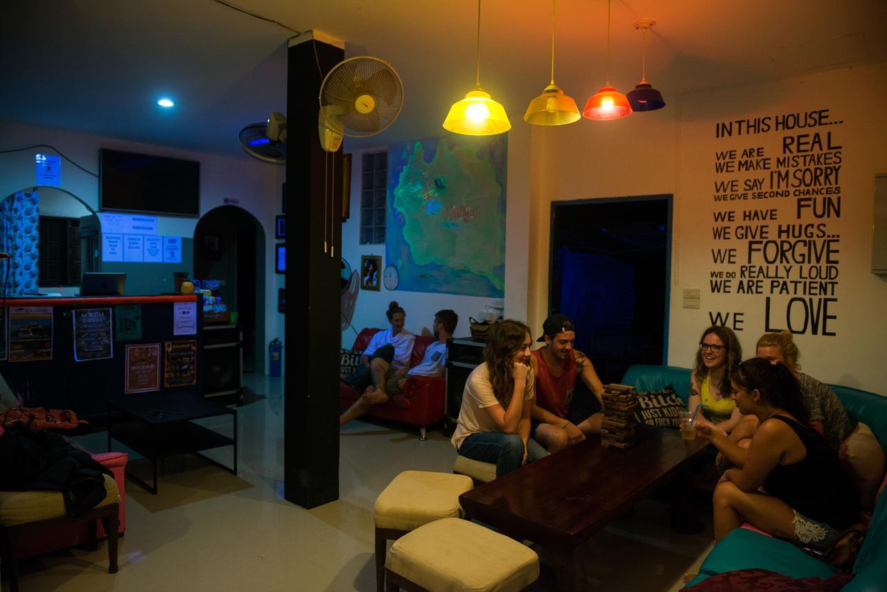Love Station Hostel Баан Тай Экстерьер фото